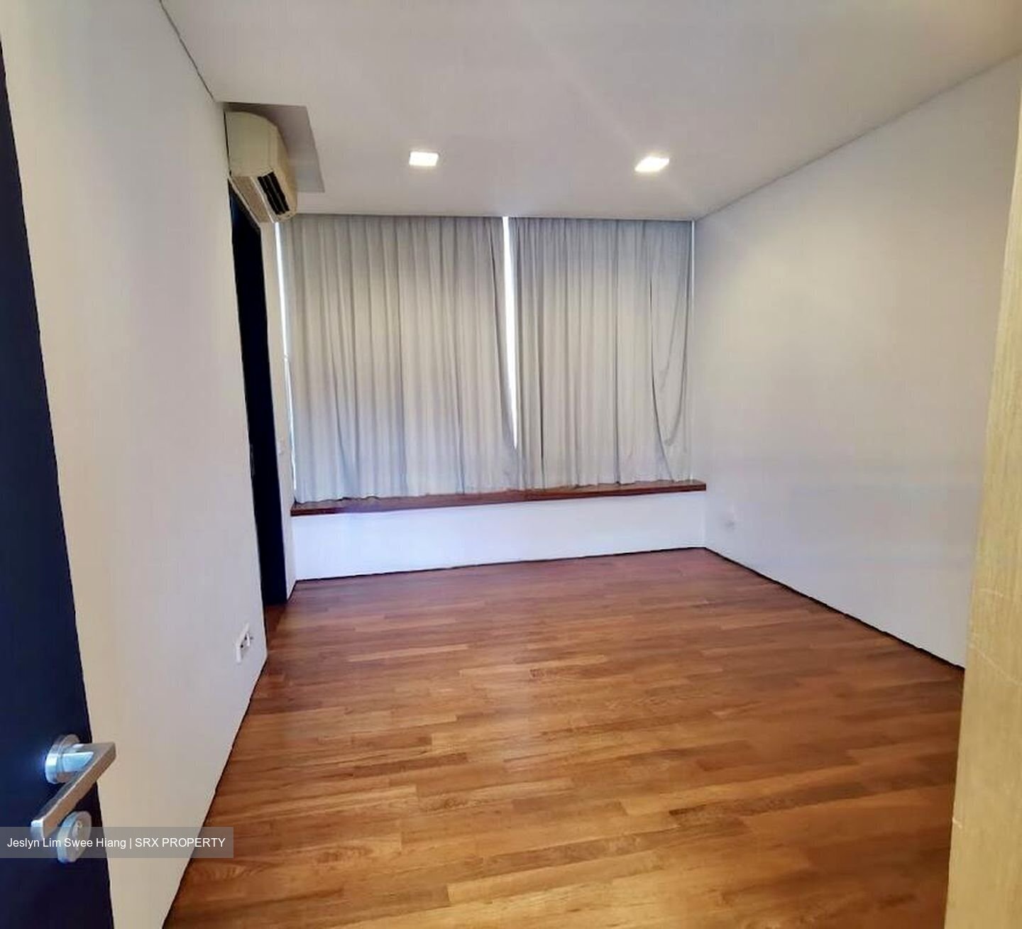 Dunearn Close (D11), Detached #457086001